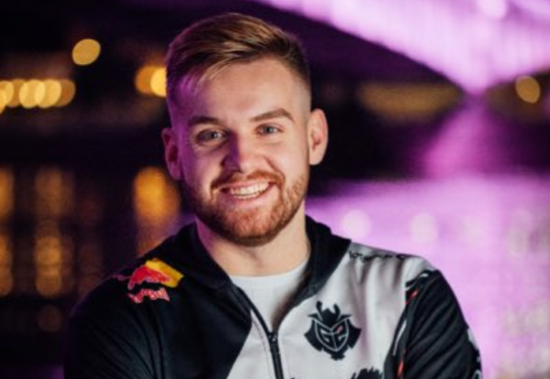 护上略显吃 护上略显吃