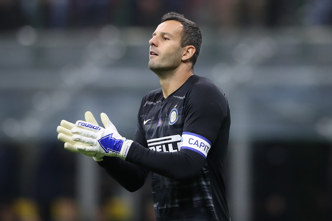 对标行业基 对标行业基